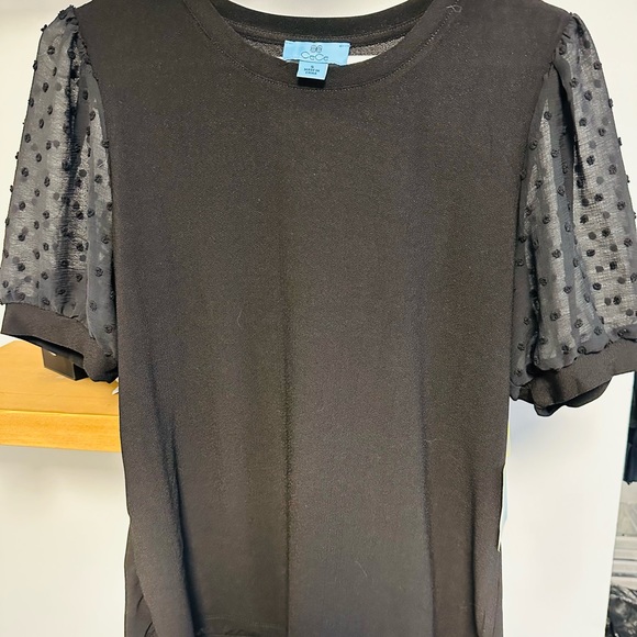 CeCe top from Bloomingdale’s TAGS ON - Picture 3 of 9